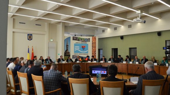 Ambasadorul Republicii Populare Chineze s-a întâlnit cu mediul de afaceri din Maramureș la Consiliul Județean Ambasadorul Republicii Populare Chineze s-a întâlnit cu mediul de afaceri din Maramureș la Consiliul Județean
