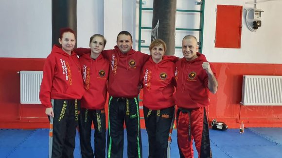 Prima generație de centuri negre după 6 ani de muncă grea la C.S. Ultimate Kickboxing Sighet