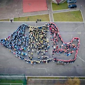 (FOTO) Ziua Națională a României a fost sărbătorită într-un mod inedit de elevii Liceului Borșa
