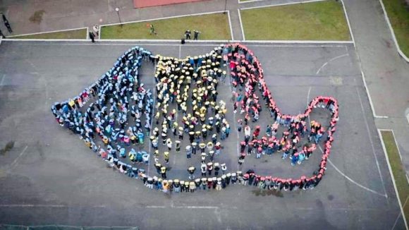 (FOTO) Ziua Națională a României a fost sărbătorită într-un mod inedit de elevii Liceului Borșa