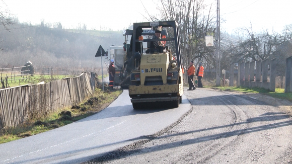 VIDEO | Investiții în drumuri în Ieud