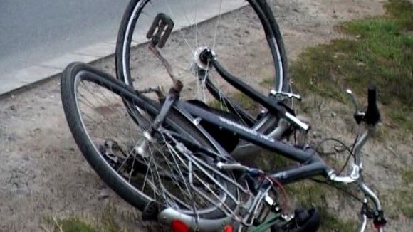 Accident între un tânăr de 18 ani care circula pe o bicicletă electrică și un autoturism pe strada Dragoș Vodă din Sighet