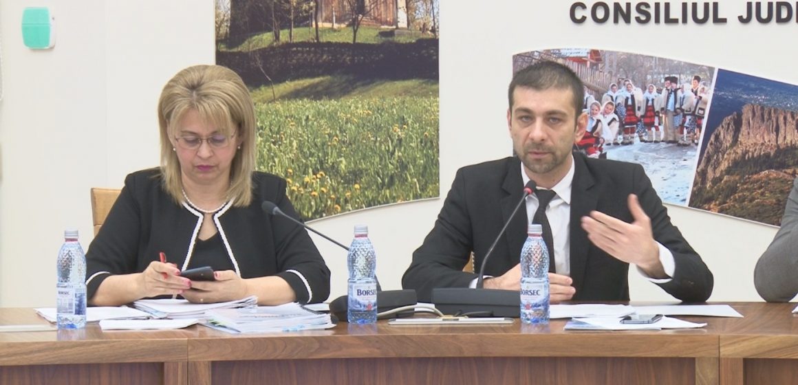 Aleșii județeni au votat pentru relocarea sumei de 7 milioane de lei din bugetul Consiliului Județean pentru lucrări la drumurile județene