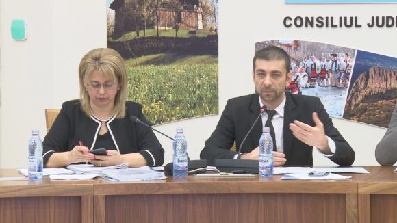 Aleșii județeni au votat pentru relocarea sumei de 7 milioane de lei din bugetul Consiliului Județean pentru lucrări la drumurile județene Aleșii județeni au votat pentru relocarea sumei de 7 milioane de lei din bugetul Consiliului Județean pentru lucrări la drumurile județene