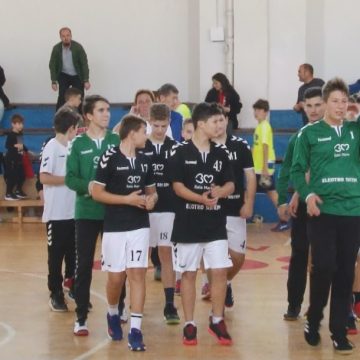 Juniorii III ai Academiei de Handbal Minaur au trecut de Liceul Militar Mihai Viteazul din Alba Iulia cu scorul de 33-18