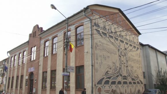 Școala Gimnazială cu Program Suplimentar de Muzică și Arte Plastice din Sighet are trei profesori noi, toți tineri