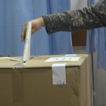 Cei care și-au exprimat opțiunea electorală la scrutinul din 10 noiembrie sunt reținuți în a face scenarii optmiste și se declară dezamăgiți de actorii scenei politice