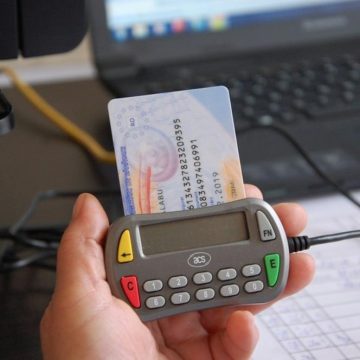 Tipărirea şi distribuţia de carduri europene de sănătate vor fi reluate începând de vineri, 15 noiembrie