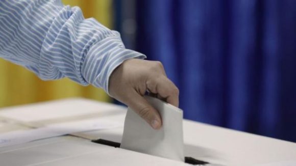 INCIDENTE LA VOT: În Vișeu de Sus un bărbat a votat fără să aibă cetățenia română