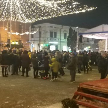 VIDEO | Spectacol pentru ”copiii” de vârsta a treia VIDEO | Spectacol pentru ”copiii” de vârsta a treia
