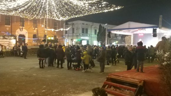 VIDEO | Spectacol pentru ”copiii” de vârsta a treia VIDEO | Spectacol pentru ”copiii” de vârsta a treia