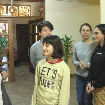 VIDEO | Elevii sigheteni au obținut cele mai bune rezultate la concursul de chimie ”Eu și chimia”