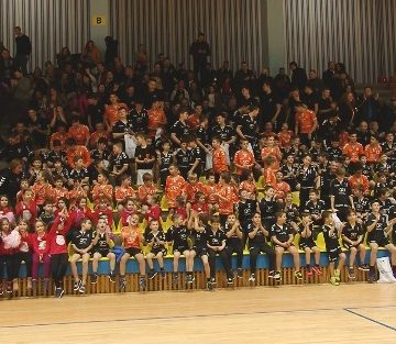 VIDEO | A venit Moșul și pentru sportivii Academiei de Handbal Minaur Baia Mare VIDEO | A venit Moșul și pentru sportivii Academiei de Handbal Minaur Baia Mare