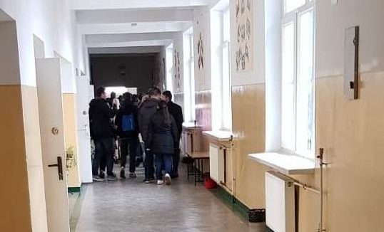VIDEO | Exercițiu de evacuare la o școală și un colegiu
