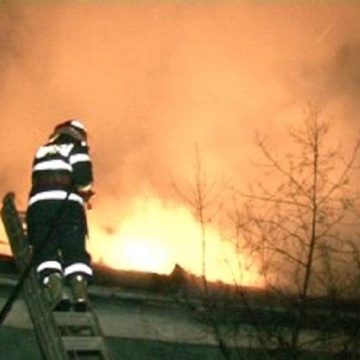 Intervenții în lanț ale pompierilor maramureșeni: cinci incendii în 12 ore Intervenții în lanț ale pompierilor maramureșeni: cinci incendii în 12 ore