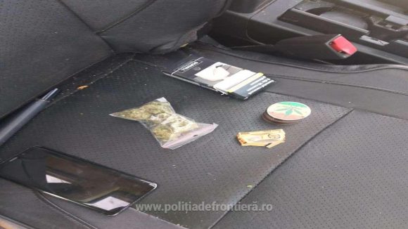 VIDEO | Prins cu marijuana în torpedou VIDEO | Prins cu marijuana în torpedou