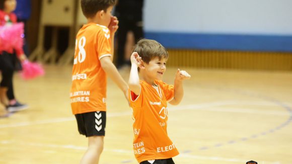 Sportivii Academiei de Handbal Minaur și-au reluat antrenamentele după vacanța de sărbători Sportivii Academiei de Handbal Minaur și-au reluat antrenamentele după vacanța de sărbători