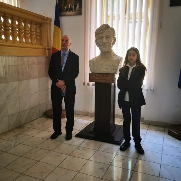 VIDEO | Primăria Sighet va primi în dar o statuie în bronz a scriitorului ”Elie Wiesel”