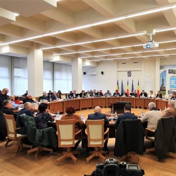 VIDEO | Aleșii județeni s-au reunit în prima ședință ordinară a Consiliului Județean Maramureș, din anul 2020