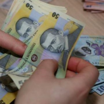 VIDEO | Atenție la escroci! Înșelăciune prin metoda ”șmen” VIDEO | Atenție la escroci! Înșelăciune prin metoda ”șmen”