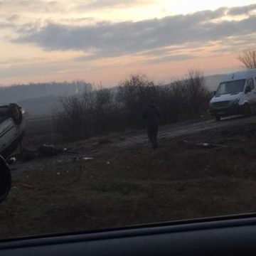 VIDEO | Tânăr rănit și o mașină în flăcări după un accident petrecut în Satulung VIDEO | Tânăr rănit și o mașină în flăcări după un accident petrecut în Satulung