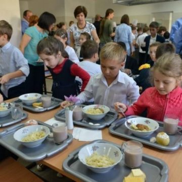 PROIECT: Masă caldă oferită gratuit elevilor
