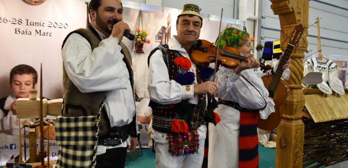 GALERIE FOTO | În târg de București, Maramureșul a avut miezul său aparte