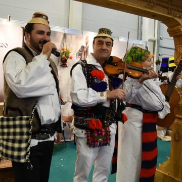 GALERIE FOTO | În târg de București, Maramureșul a avut miezul său aparte GALERIE FOTO | În târg de București, Maramureșul a avut miezul său aparte