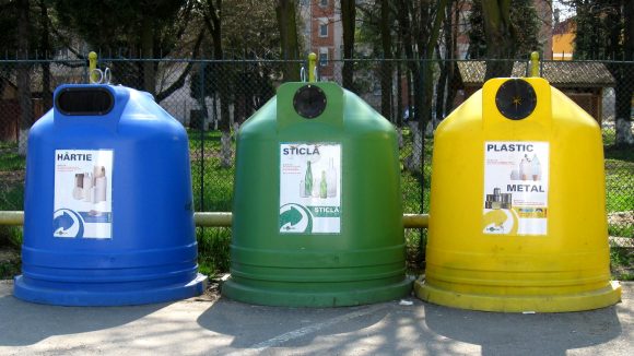 Societatea de salubrizare din Sighet va demara cea de-a doua campanie de montare a containerelor destinate deșeurilor selective Societatea de salubrizare din Sighet va demara cea de-a doua campanie de montare a containerelor destinate deșeurilor selective