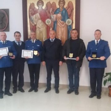 VIDEO | Ieșiri la pensie la Jandarmeria Maramureș VIDEO | Ieșiri la pensie la Jandarmeria Maramureș