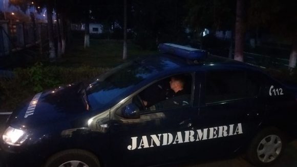 Un scandalagiu s-a luat la harță cu clienții unui local Un scandalagiu s-a luat la harță cu clienții unui local
