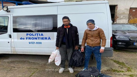 Doi marocani, opriți să treacă ilegal granița Doi marocani, opriți să treacă ilegal granița
