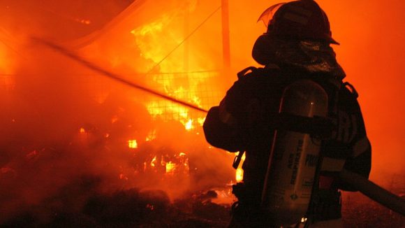 VIDEO | TRAGEDIE | O persoană a fost găsită carbonizată într-o casă din Petrova VIDEO | TRAGEDIE | O persoană a fost găsită carbonizată într-o casă din Petrova