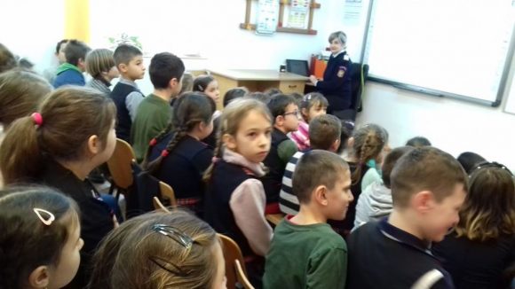 Lecții cu pompieri pentru elevi Lecții cu pompieri pentru elevi