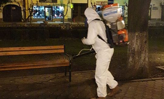 VIDEO | S-a făcut dezinfectarea zonelor publice în Sighetu Marmației și în Cavnic VIDEO | S-a făcut dezinfectarea zonelor publice în Sighetu Marmației și în Cavnic