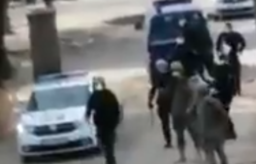 VIDEO | Unii chiar sunt inconștienți când e vorba de COVID-19. Stăteau pe-afară, n-aveau nicio treabă
