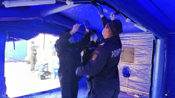 VIDEO | Trei corturi de triaj epidemiologic la Spitalul Municipal Sighet