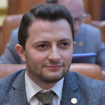 VIDEO | Reproducerea porcilor, pe cale de a fi interzisă în gospodăriile țărănești. Deputatul Duruș (USR): Nu-i mai dați țăranului peste cap VIDEO | Reproducerea porcilor, pe cale de a fi interzisă în gospodăriile țărănești. Deputatul Duruș (USR): Nu-i mai dați țăranului peste cap