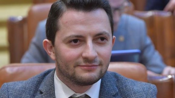 VIDEO | Reproducerea porcilor, pe cale de a fi interzisă în gospodăriile țărănești. Deputatul Duruș (USR): Nu-i mai dați țăranului peste cap VIDEO | Reproducerea porcilor, pe cale de a fi interzisă în gospodăriile țărănești. Deputatul Duruș (USR): Nu-i mai dați țăranului peste cap