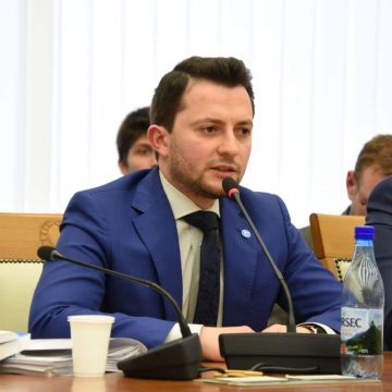VIDEO | Eforturile deputatului Duruș (USR) pentru a aduce bani la bugetul județului, apreciate în plenul Consiliului Județean VIDEO | Eforturile deputatului Duruș (USR) pentru a aduce bani la bugetul județului, apreciate în plenul Consiliului Județean
