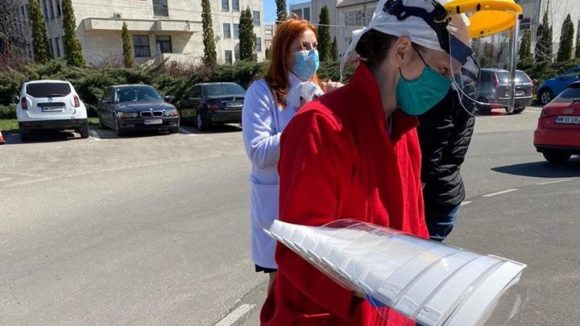 Campanie pentru dotarea cu viziere a personalului medical Campanie pentru dotarea cu viziere a personalului medical