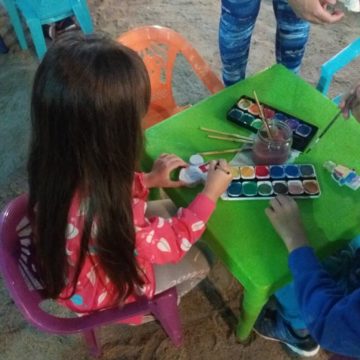 VIDEO | Angajații Asociației Autism Baia Mare lucrează voluntar și oferă online servicii de suport pentru copiii cu autism