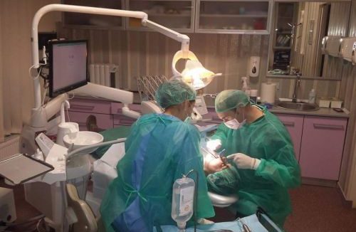 VIDEO | Un singur cabinet de medicină dentară asigură servicii de urgență în Sighet, în această perioadă VIDEO | Un singur cabinet de medicină dentară asigură servicii de urgență în Sighet, în această perioadă