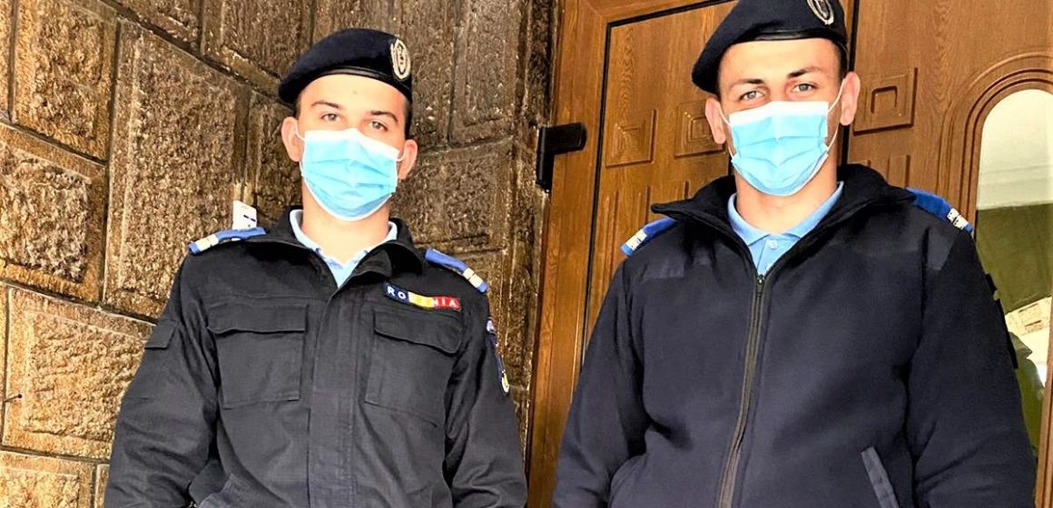 VIDEO | I-a dus droguri unui amic aflat în carantină VIDEO | I-a dus droguri unui amic aflat în carantină