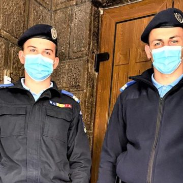 VIDEO | I-a dus droguri unui amic aflat în carantină VIDEO | I-a dus droguri unui amic aflat în carantină