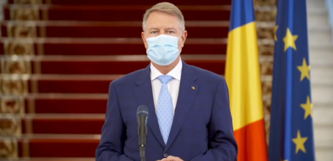 VIDEO | Măștile de protecție, obligatorii după 15 mai în spații închise și în mijloacele de transport în comun