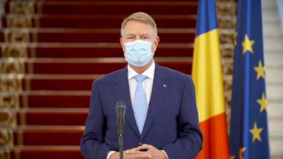 VIDEO | Măștile de protecție, obligatorii după 15 mai în spații închise și în mijloacele de transport în comun