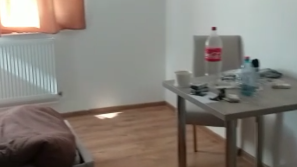 VIDEO | Nemulțumit de condițiile din centrul de carantină VIDEO | Nemulțumit de condițiile din centrul de carantină