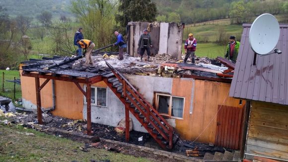VIDEO | Apel umanitar pentru o familie din Valea Stejarului VIDEO | Apel umanitar pentru o familie din Valea Stejarului