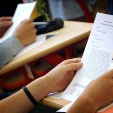 VIDEO | Ministrul educației a aprobat revizuirea programelor de examen pentru Evaluarea Națională și Bacalaureat